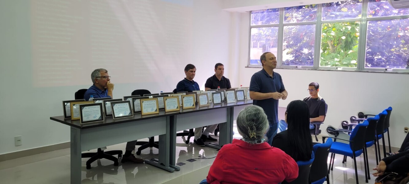 entrega-de-certificados-aos-novos-aposentados
